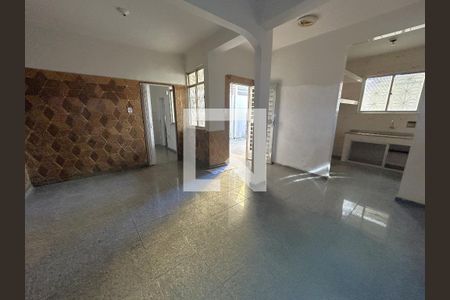 Sala de casa à venda com 1 quarto, 90m² em Irajá, Rio de Janeiro