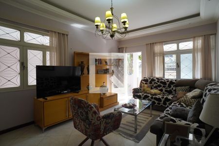 Sala de casa à venda com 3 quartos, 360m² em Santa Rosa, Niterói