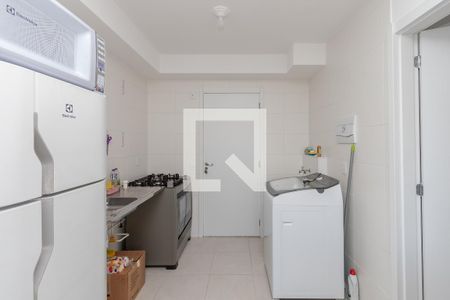 Sala/Cozinha de apartamento para alugar com 1 quarto, 28m² em Jardim Mirante, São Paulo