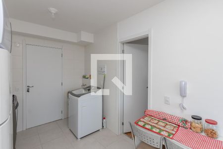 Sala/Cozinha de apartamento para alugar com 1 quarto, 28m² em Jardim Mirante, São Paulo