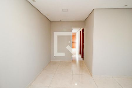 Sala de casa para alugar com 2 quartos, 60m² em São Geraldo, Belo Horizonte