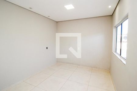 Sala de casa para alugar com 2 quartos, 60m² em São Geraldo, Belo Horizonte