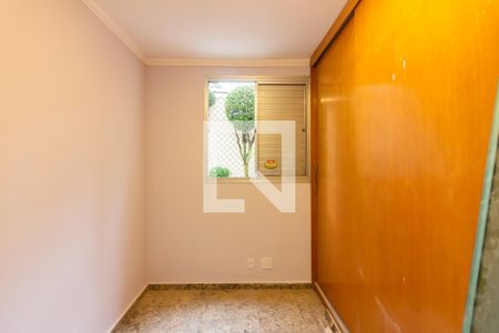 Quarto 2 de apartamento para alugar com 2 quartos, 50m² em Quitaúna, Osasco