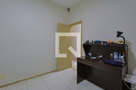 Quarto 2 de casa à venda com 8 quartos, 440m² em Santo Antônio, Belo Horizonte