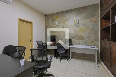 Quarto de casa à venda com 8 quartos, 440m² em Santo Antônio, Belo Horizonte