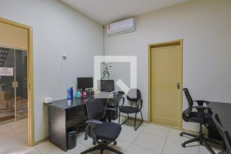 Quarto de casa à venda com 8 quartos, 440m² em Santo Antônio, Belo Horizonte