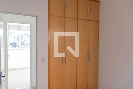 Quarto de apartamento à venda com 3 quartos, 64m² em Camargos, Belo Horizonte