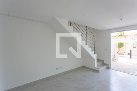 Sala de casa à venda com 2 quartos, 112m² em Planalto, Belo Horizonte