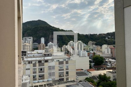 Vista de kitnet/studio para alugar com 1 quarto, 21m² em Botafogo, Rio de Janeiro