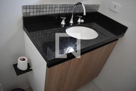 Banheiro de apartamento para alugar com 1 quarto, 24m² em Centro, Curitiba