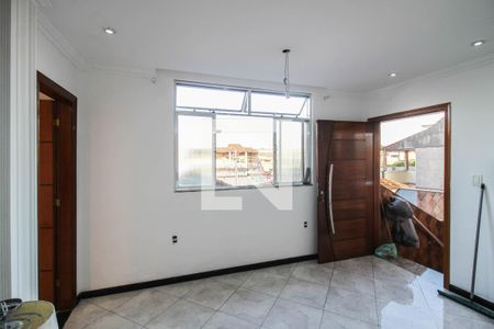 Sala de casa para alugar com 3 quartos, 85m² em Vila Norma, Mesquita