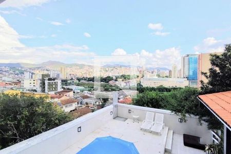 Casa à venda com 3 quartos, 373m² em Santa Tereza, Belo Horizonte