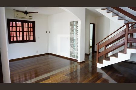 Sala de casa de condomínio à venda com 4 quartos, 130m² em Freguesia (jacarepaguá), Rio de Janeiro