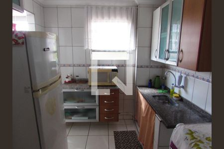 Cozinha de apartamento à venda com 2 quartos, 52m² em Parque Pinheiros, Taboão da Serra