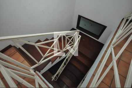 Escada de casa à venda com 3 quartos, 350m² em Parque Monte Alegre, Taboão da Serra