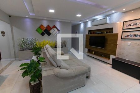 Sala de casa à venda com 3 quartos, 200m² em Camboinhas, Niterói