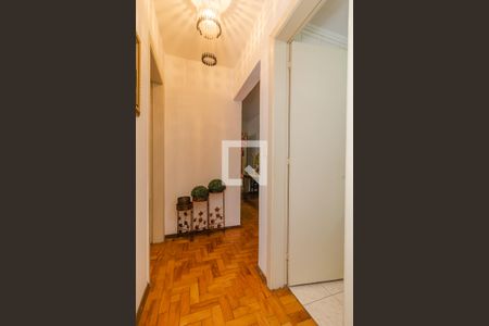 Corredor de apartamento à venda com 2 quartos, 75m² em Cristal, Porto Alegre