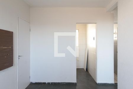 Sala de casa de condomínio à venda com 2 quartos, 47m² em Vila Cloris, Belo Horizonte