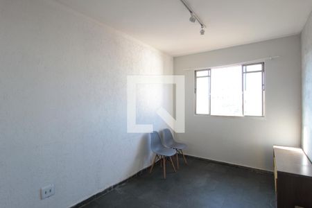 Sala de casa de condomínio à venda com 2 quartos, 47m² em Vila Cloris, Belo Horizonte