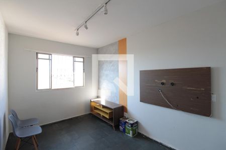 Sala de casa de condomínio à venda com 2 quartos, 47m² em Vila Cloris, Belo Horizonte