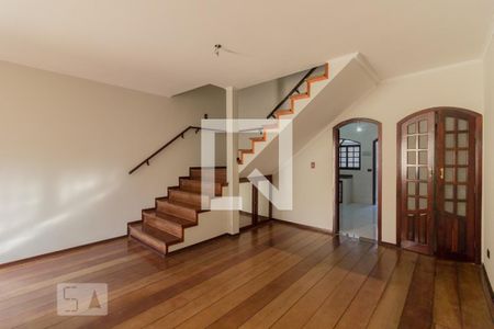 Casa para alugar com 3 quartos, 226m² em Vila Curuçá, Santo André