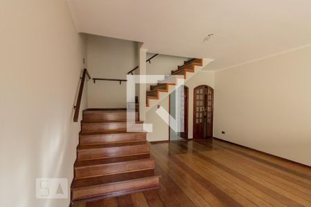 Casa para alugar com 3 quartos, 226m² em Vila Curuçá, Santo André