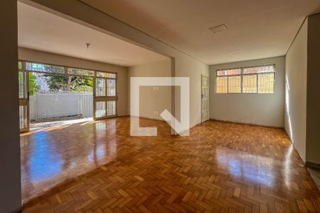 Sala de casa à venda com 3 quartos, 260m² em Serra, Belo Horizonte