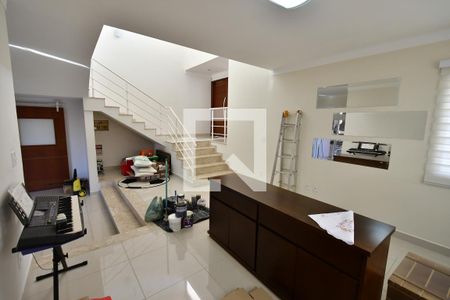 Sala 1 de casa para alugar com 4 quartos, 260m² em Parque Alto Taquaral, Campinas