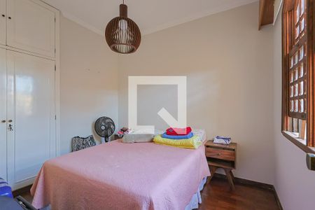 Quarto 1 de casa à venda com 4 quartos, 320m² em Santo Antônio, Belo Horizonte