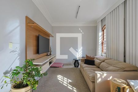 Sala de casa à venda com 4 quartos, 320m² em Santo Antônio, Belo Horizonte