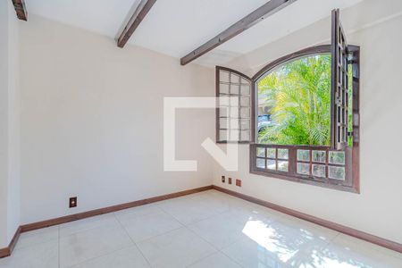 Sala de casa de condomínio à venda com 4 quartos, 236m² em Cristal, Porto Alegre