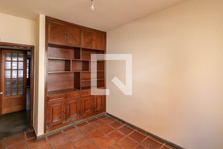 Quarto 1 de casa à venda com 4 quartos, 225m² em Santo Antônio, Belo Horizonte