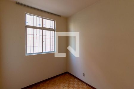 Quarto 1 de apartamento à venda com 3 quartos, 58m² em Sagrada Família, Belo Horizonte