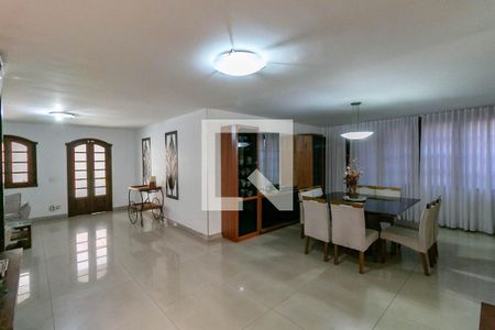 Sala de casa à venda com 5 quartos, 306m² em Serra, Belo Horizonte