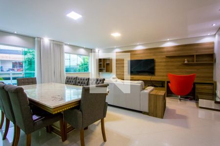 Sala de casa para alugar com 3 quartos, 212m² em Vila Assunção, Santo André