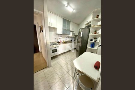 Apartamento à venda com 2 quartos, 54m² em Jardim Maria Rosa, Taboão da Serra