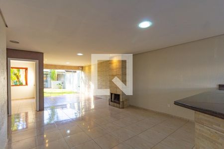 Sala de casa à venda com 3 quartos, 130m² em Igara, Canoas