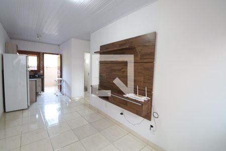 Sala de casa de condomínio à venda com 2 quartos, 47m² em Olaria, Canoas