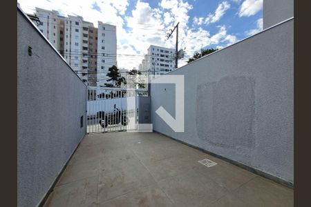 Área Externa de casa à venda com 2 quartos, 85m² em Planalto, Belo Horizonte