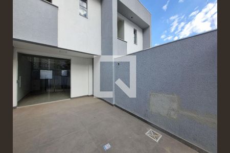 Fachada de casa à venda com 2 quartos, 82m² em Planalto, Belo Horizonte