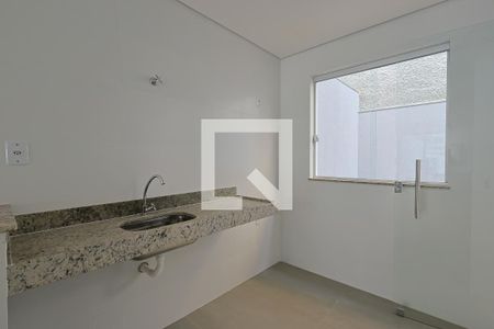 Cozinha de casa à venda com 2 quartos, 82m² em Planalto, Belo Horizonte