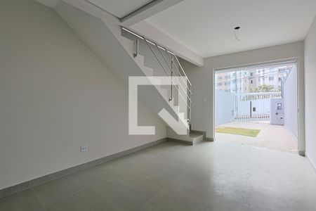 Sala de casa à venda com 2 quartos, 82m² em Planalto, Belo Horizonte