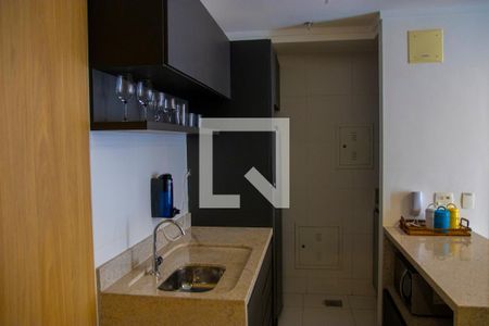 Cozinha de apartamento para alugar com 1 quarto, 40m² em Jardim Goiás, Goiânia