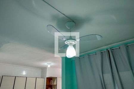 Sala de apartamento para alugar com 2 quartos, 14m² em Mirim, Praia Grande