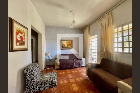 Sala de casa à venda com 5 quartos, 300m² em Betânia, Belo Horizonte