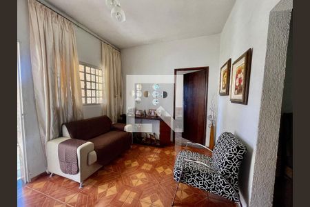 Sala de casa à venda com 5 quartos, 300m² em Betânia, Belo Horizonte