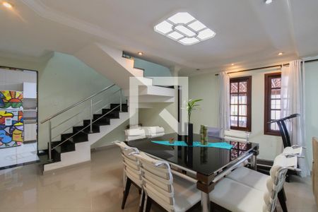 Sala de casa à venda com 4 quartos, 327m² em Jardim Jovaia, Guarulhos