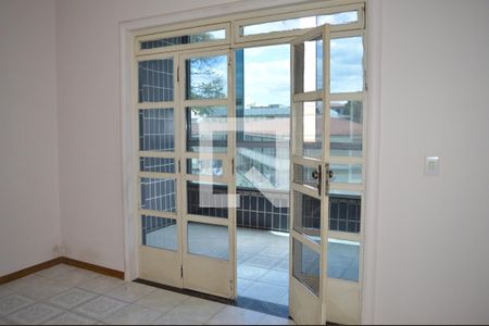 Sala de casa à venda com 3 quartos, 120m² em Alvorada, Contagem