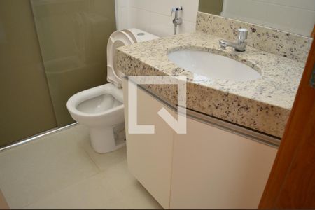 Banheiro da Suite de apartamento à venda com 3 quartos, 130m² em Alvorada, Contagem