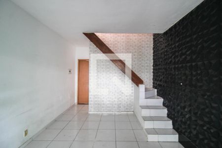 Sala de casa para alugar com 2 quartos, 70m² em Jacutinga, Mesquita